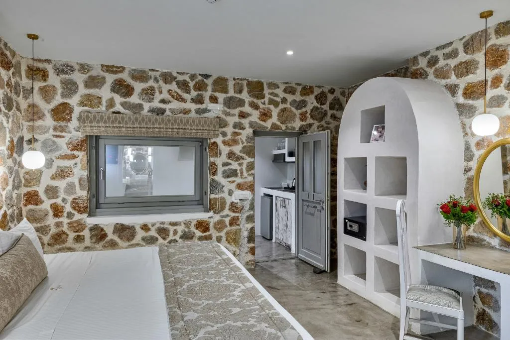 VILLA WITH PRIVATE POOL Room, Desiterra Resort, Santorini