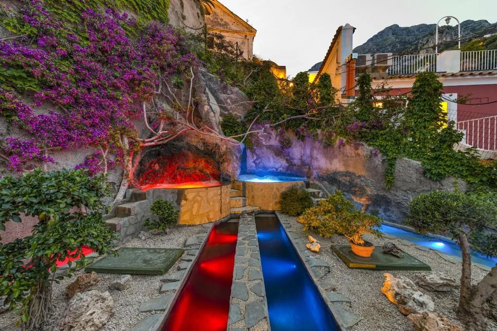 Sports and Entertainment, Villa Magia, Naples