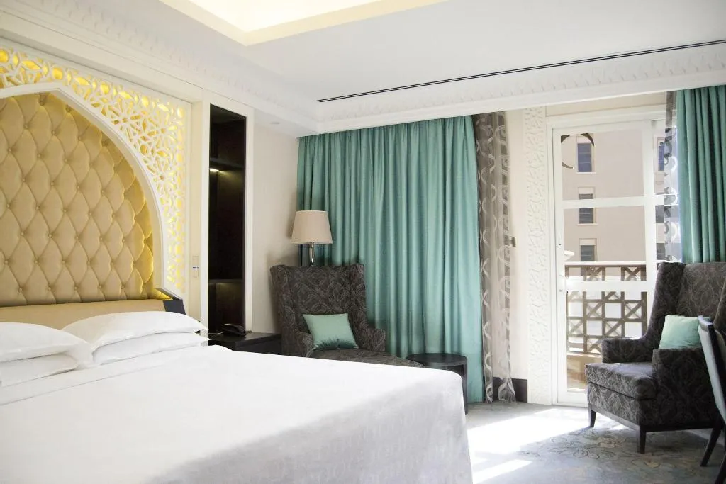 Room, Sheraton Sharjah Beach Resort & Spa, Dubai