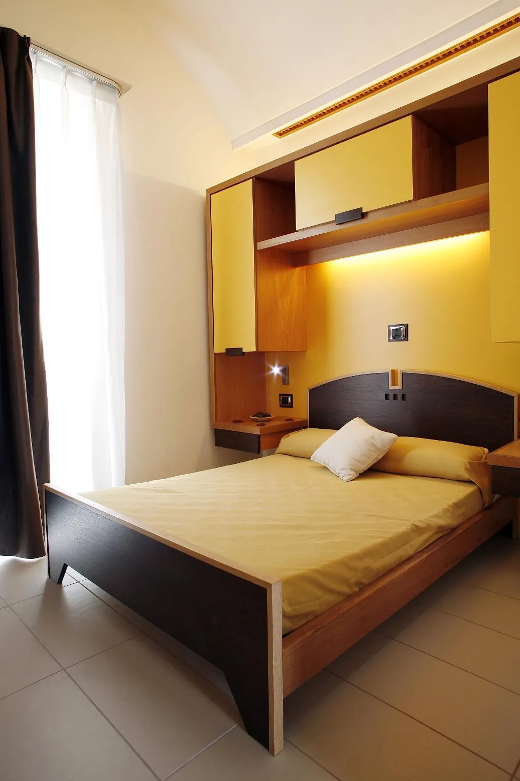 Room, Seven Hostel, Naples