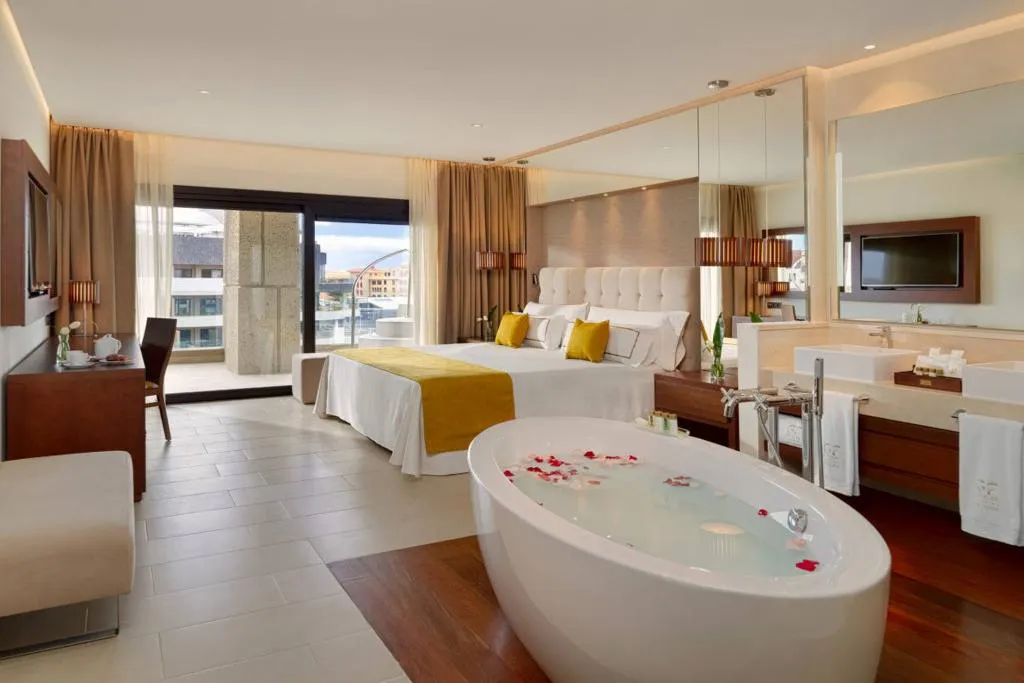 Room, GF Victoria, Tenerife