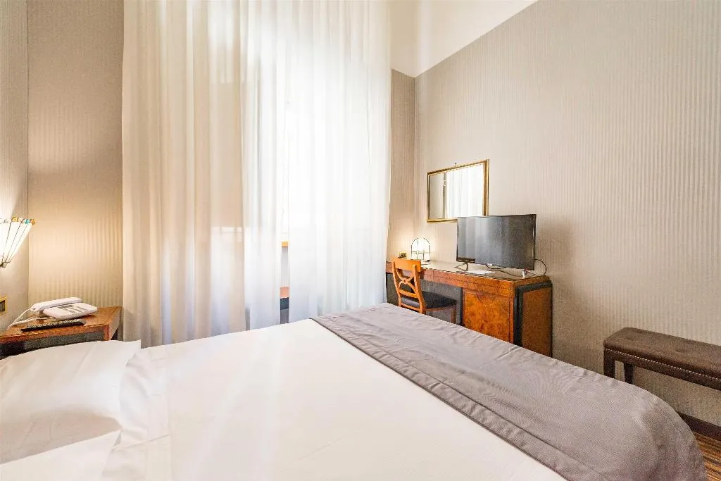 DOUBLE WITH DOUBLE BED Room, Best Western Art Deco, Rome
