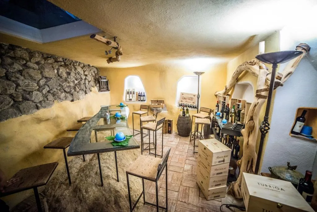 Lobby, Su Gologone, Olbia