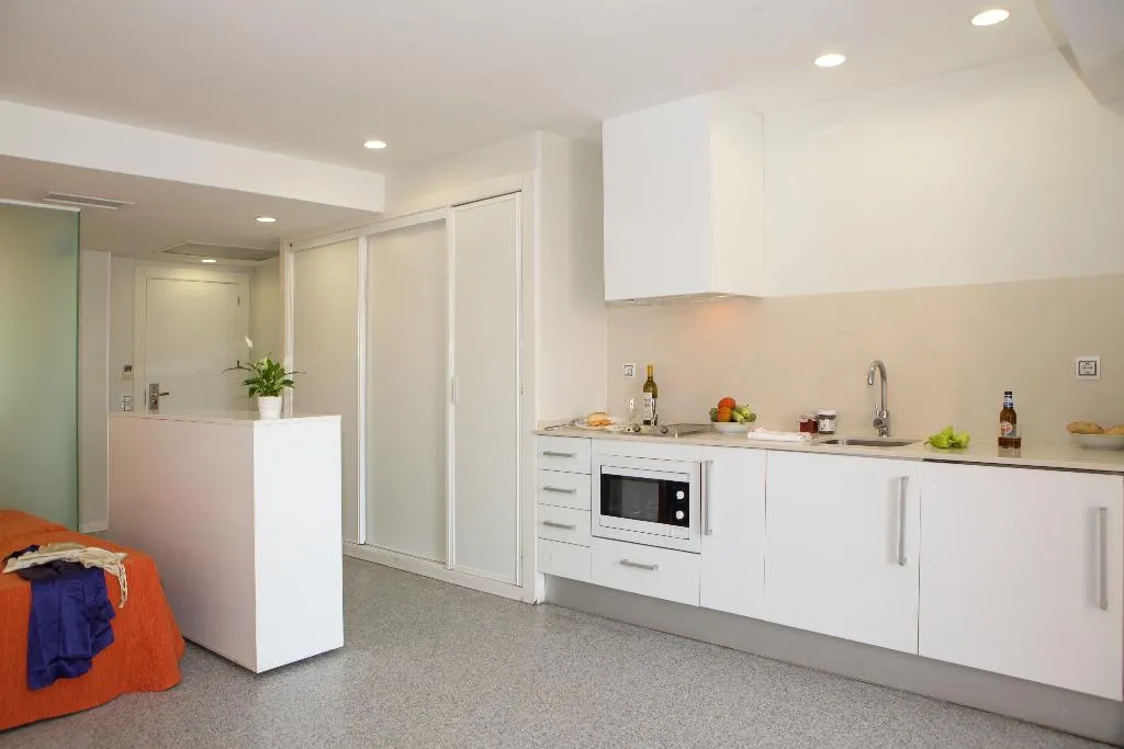 Room, Mix Bahia Real, Majorca