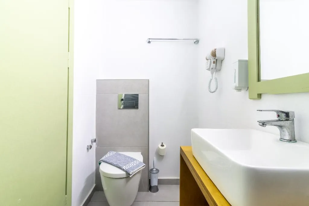QUADRUPLE ONE BEDROOM ONE BATHROOM Room, Prince Of Lillies, Crete