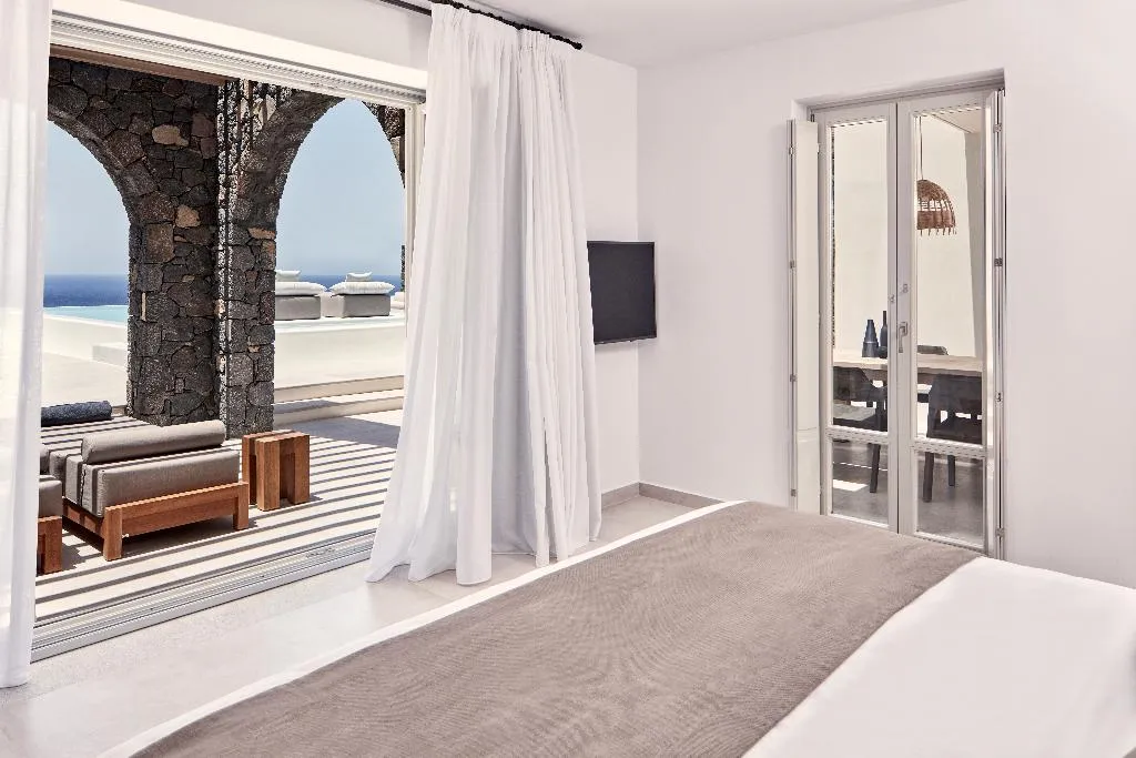 VILLA WITH PRIVATE POOL Room, Canaves  Epitome, Santorini