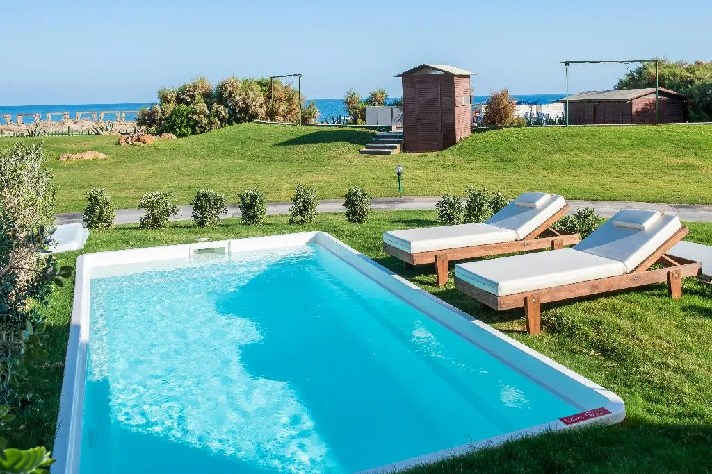DOUBLE WITH PRIVATE POOL Room, Bella Beach, Crete