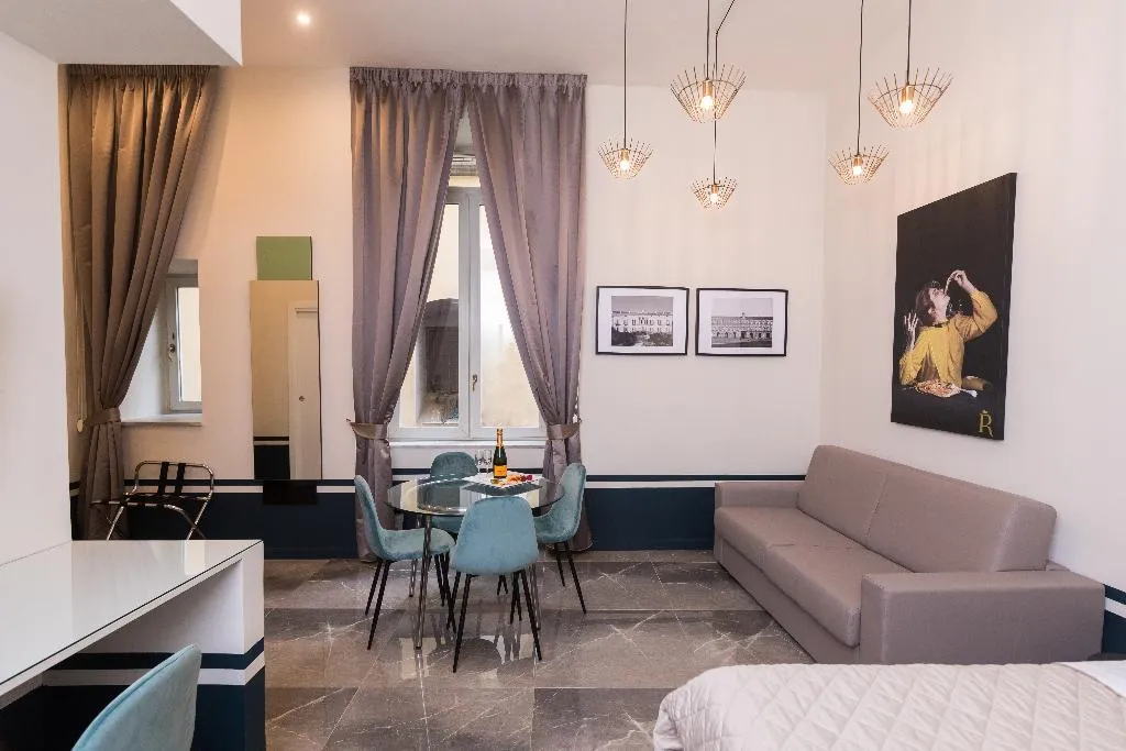 JUNIOR SUITE DELUXE Room, Il salotto della regina, Naples