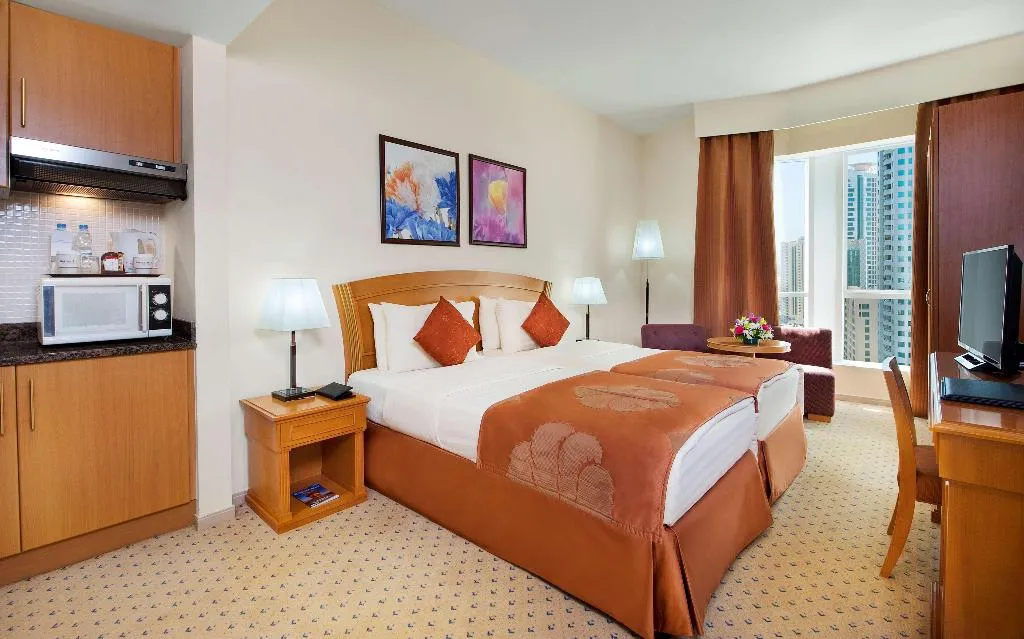 SINGLE DELUXE Room, Golden Tulip Sharjah, Dubai