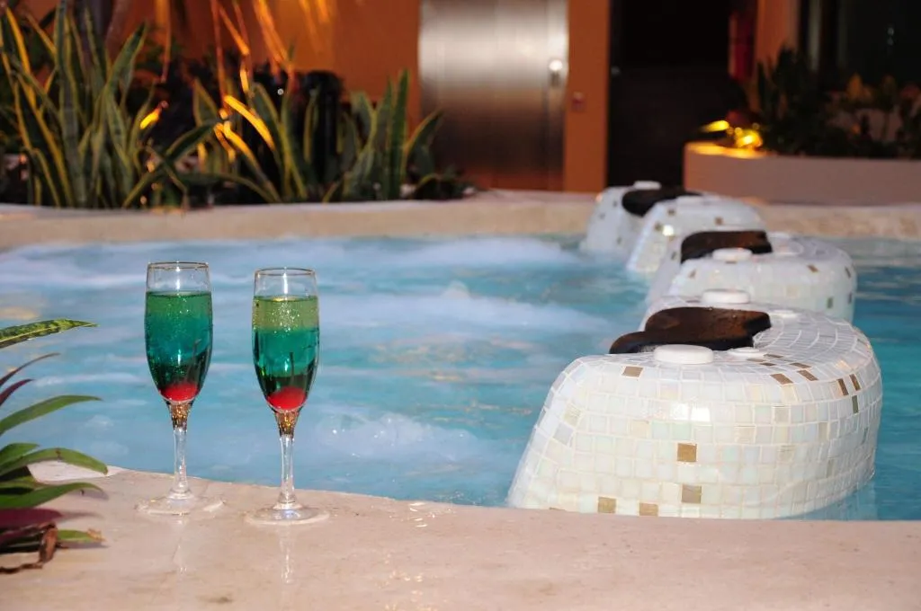 Pool, El Taj Ocean Front and Beachside Condo Hotel, Playa Del Carmen