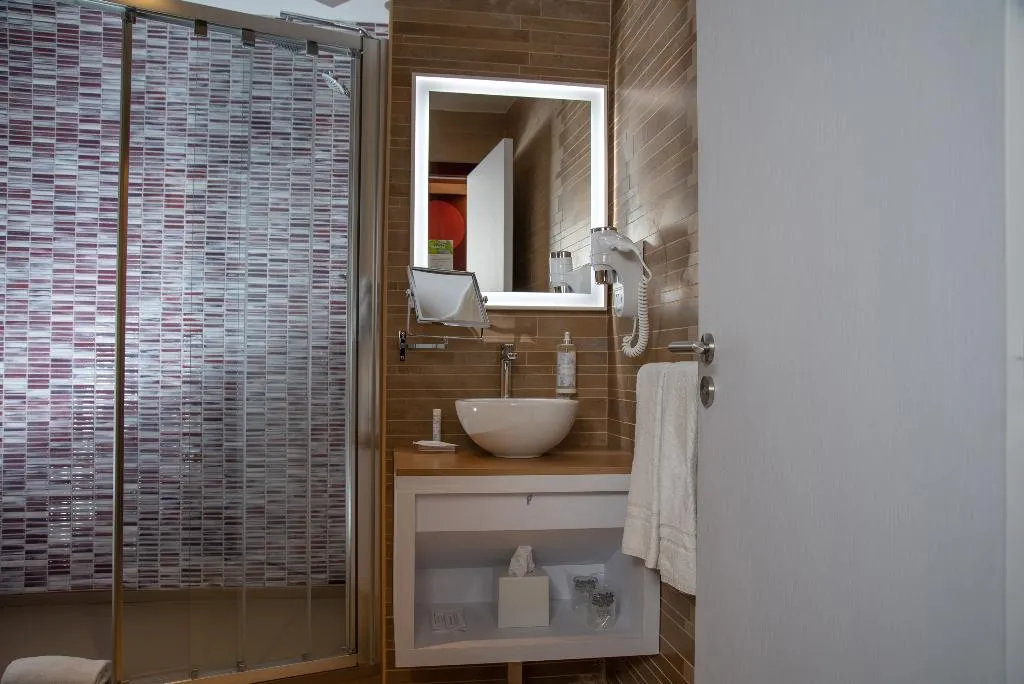 DOUBLE SINGLE USE STANDARD Room, Be Poet Baixa Hotel, Lisbon