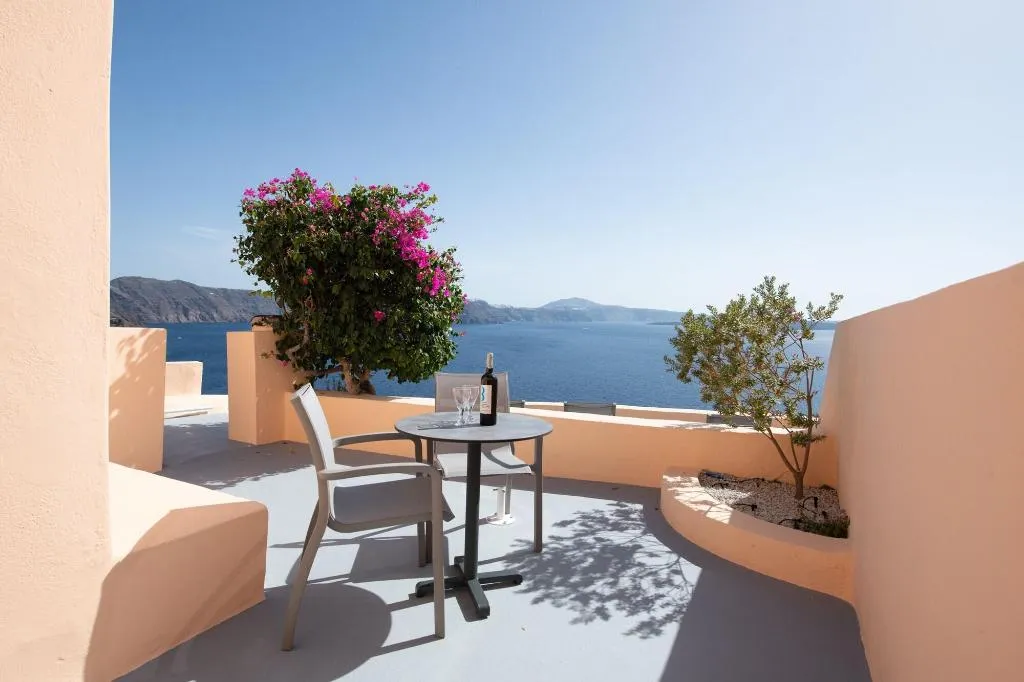 Room, Horizon Aeifos Suites, Santorini