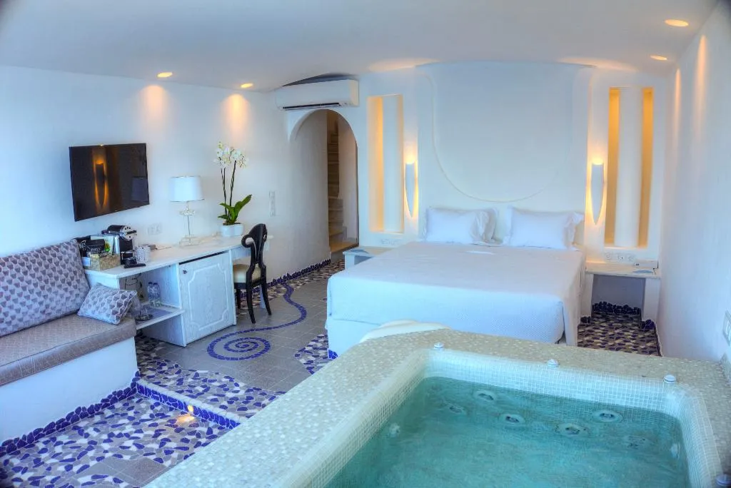 SUITE POOL VIEW Room, Astarte Suites, Santorini