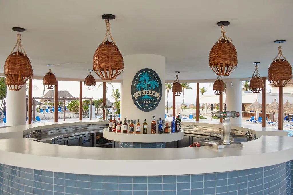 Bar, Bahía Príncipe Explore Tulum, Cancun Area