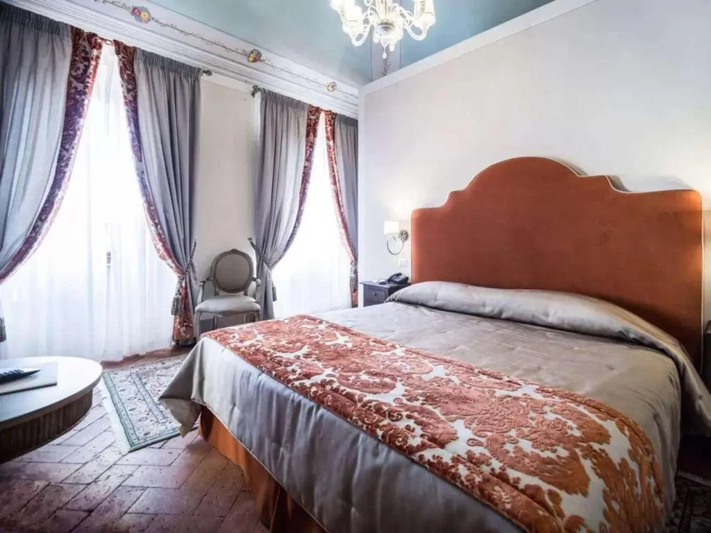 Room, Palazzo Leopoldo Dimora Storica & Spa, Florence