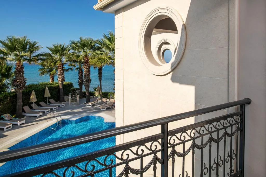 JUNIOR SUITE POOL VIEW Room, Palazetto Suites Zakynthos, Zante