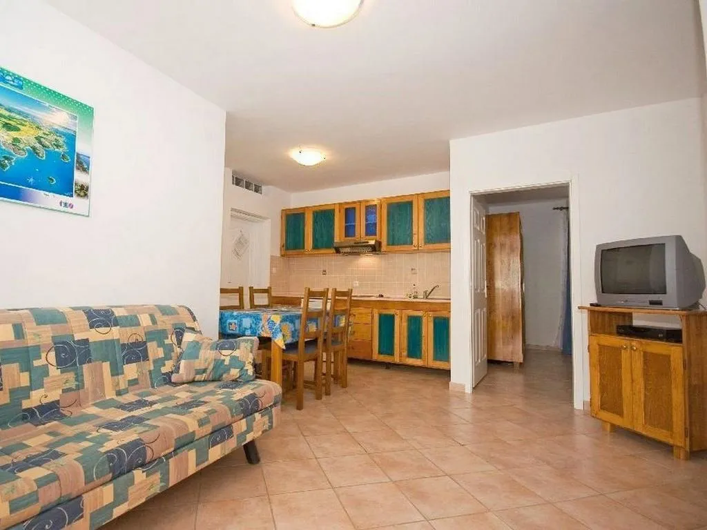 APARTMENT CAPACITY 4 Room, Apartments Valentin Vrsar, Istria