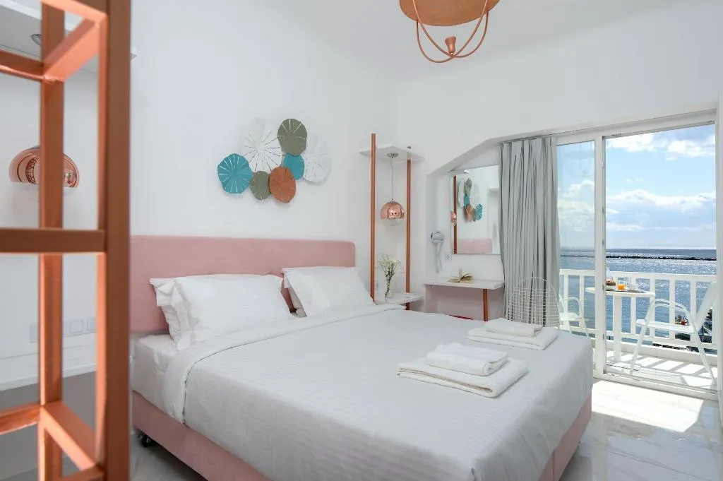 Room, Nama, Mykonos
