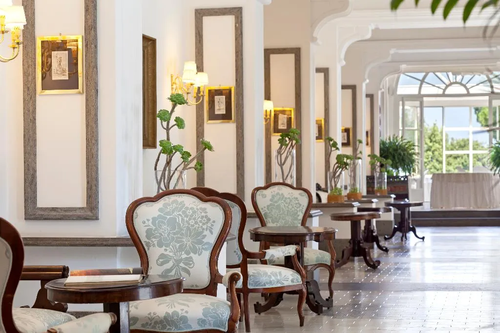Lobby, Grand Hotel Cocumella, Naples