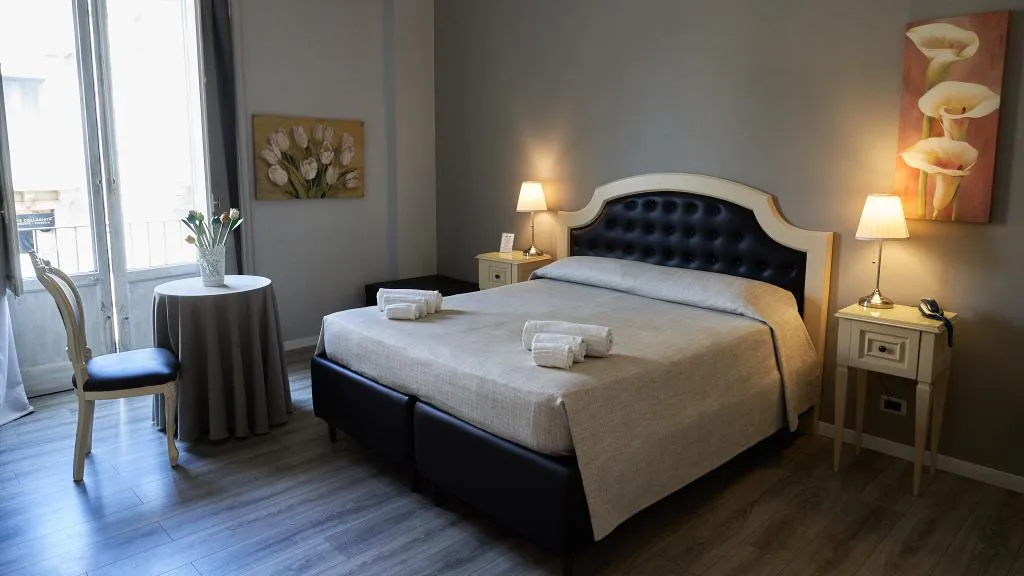 TRIPLE SUPERIOR Room, La Collegiata, Catania