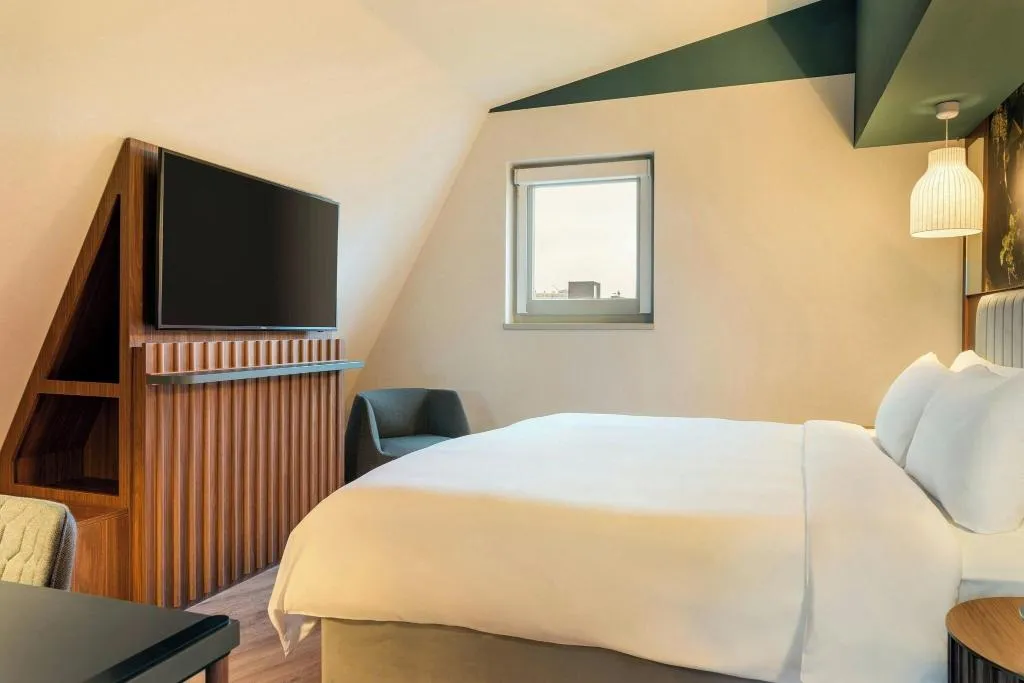 JUNIOR SUITE KING SIZE BED Room, Renaissance Amsterdam Hotel, Amsterdam