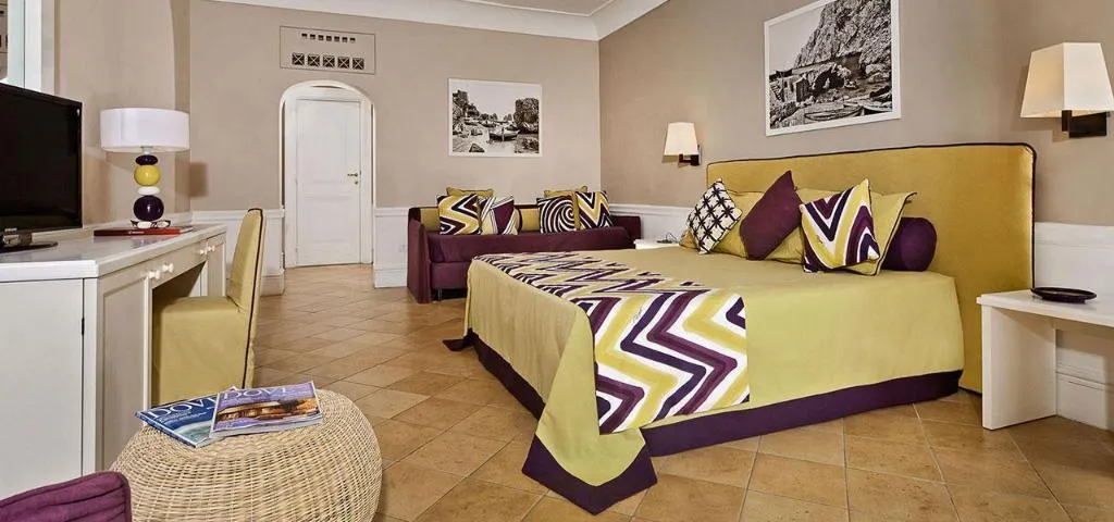 Room, Della Piccola Marina, Naples