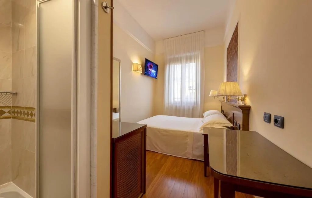 DOUBLE ONE BED Room, Lancaster Hotel, Milan