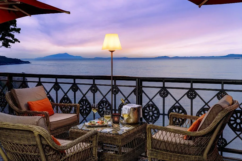 Restaurant, Grand Hotel Ambasciatori, Naples