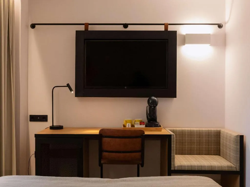 DOUBLE PREMIUM Room, Ibis Styles Lisboa Aeroporto, Lisbon