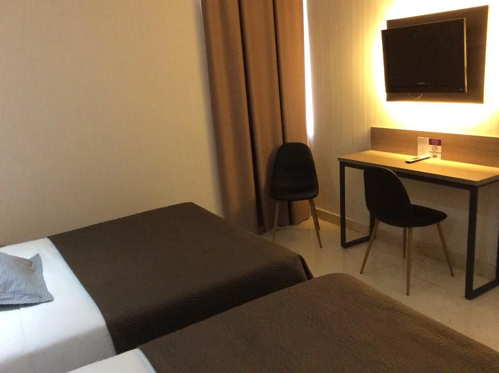TRIPLE STANDARD Room, Ciudad De Fuenlabrada, Madrid