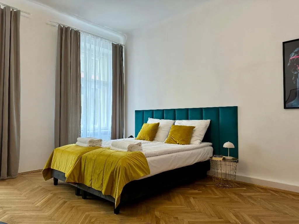 APARTMENT TWO BEDROOMS Room, Milla Apartments, Krakow