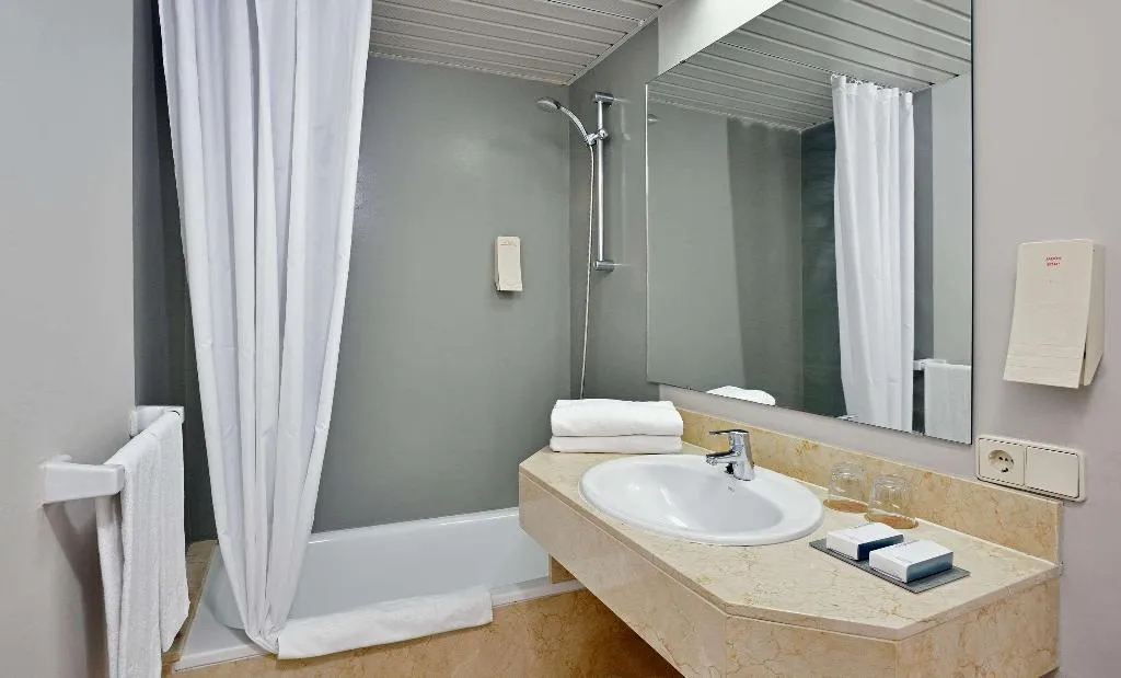 STUDIO STANDARD Room, Sol Cala d'Or Apartamentos, Majorca
