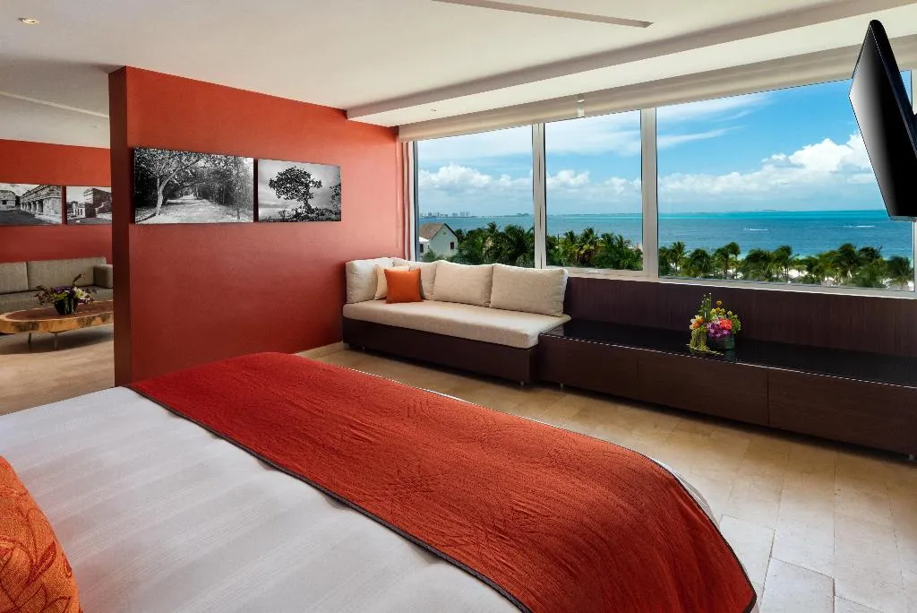SUITE CLUB OCEAN VIEW Room, InterContinental Presidente Cancun Resort, Cancun Area
