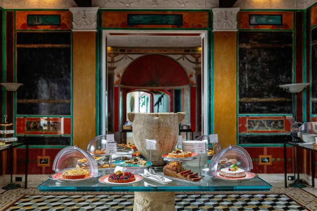 Restaurant, Bellevue Syrene, Naples