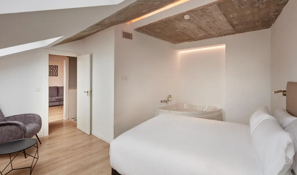 STUDIO CAPACITY 1 Room, Sercotel Granada Suites, Andalucia