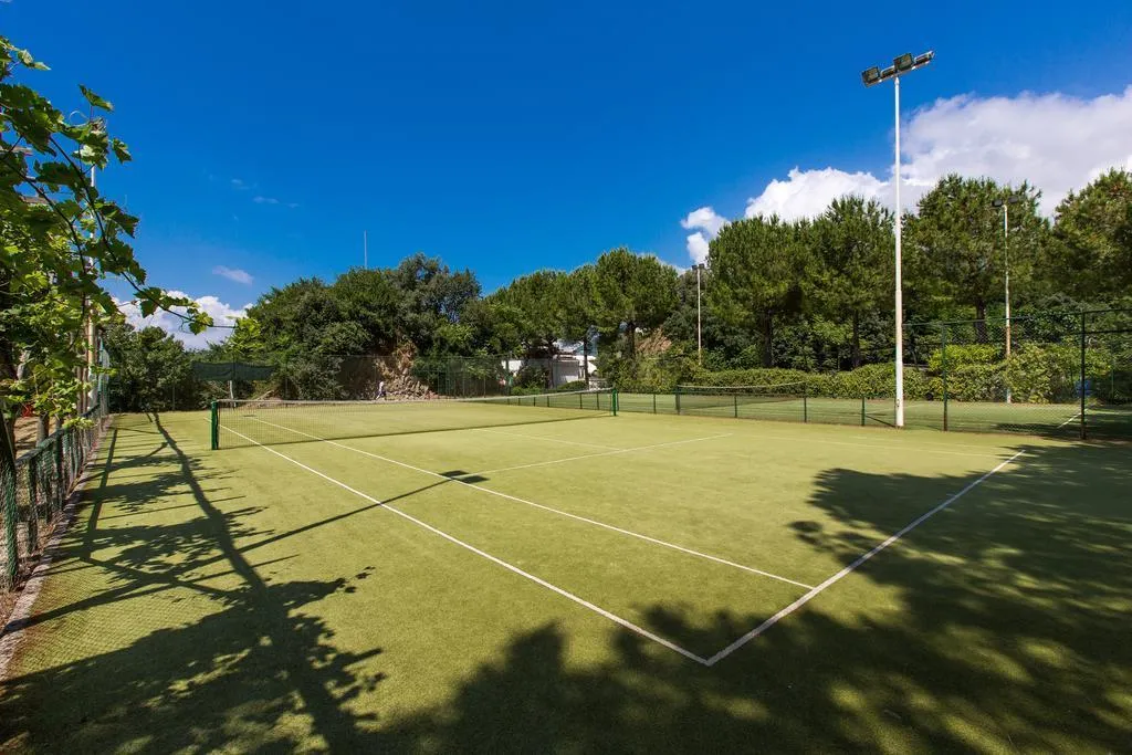 Sports and Entertainment, Hotel Le Axidie BW Signature Collection, Naples