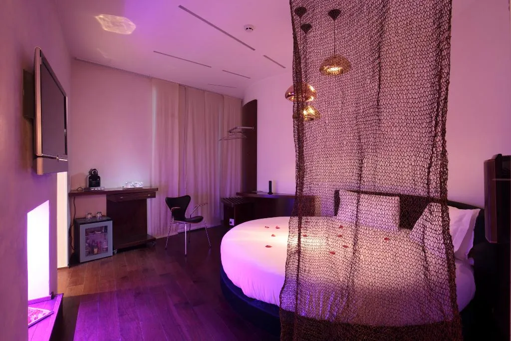 DOUBLE DELUXE SUPERIOR Room, SuiteSistina For Brave Lovers, Rome