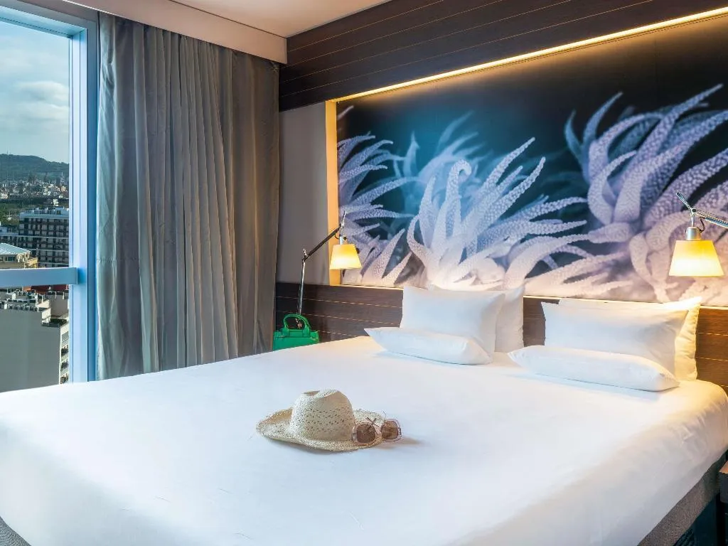 SUITE SUPERIOR QUEEN BED Room, Novotel Barcelona City, Barcelona