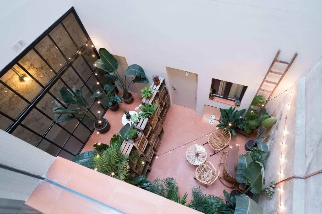 Room, Magatzem 128, Barcelona