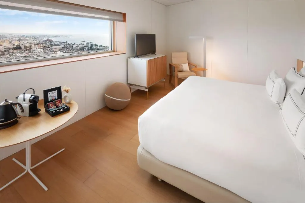 JUNIOR SUITE STANDARD Room, Melia Palma Bay, Majorca