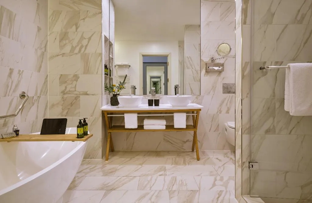 SUITE EXECUTIVE Room, The Posthouse Berlin – Leonardo Limited Edition, Berlin