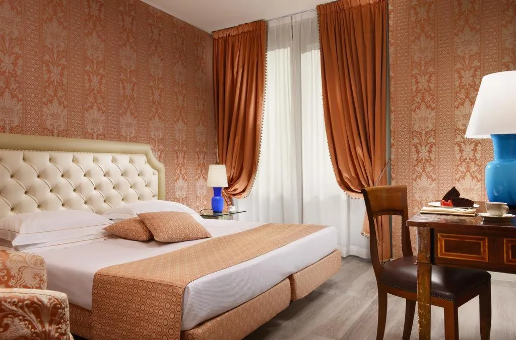 TWIN STANDARD Room, Pierre Milano Hotel, Milan