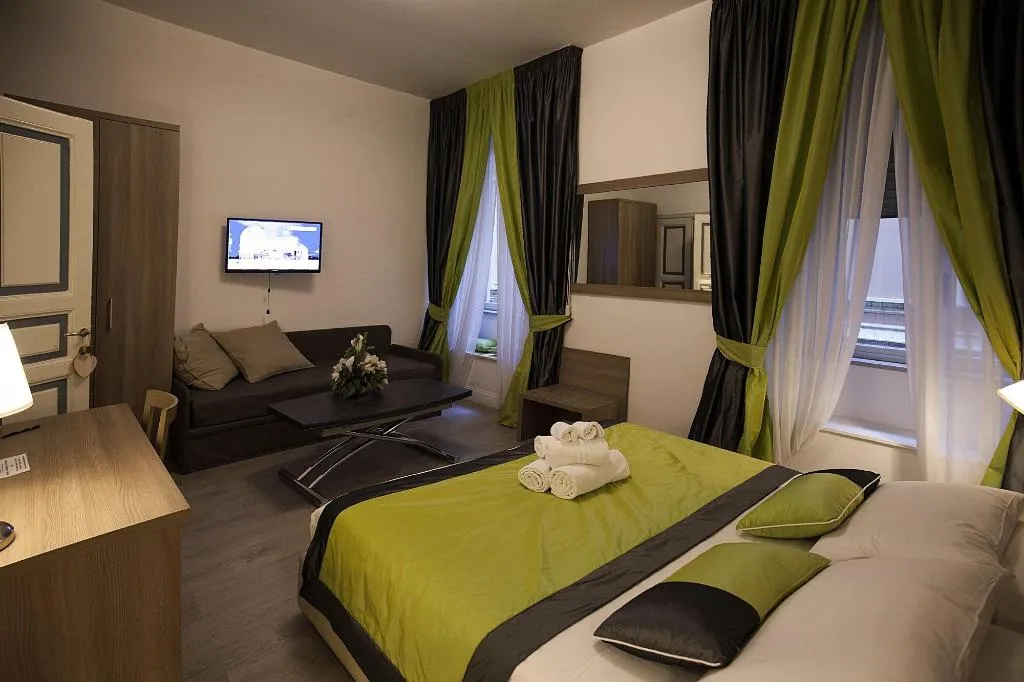 Room, Roman Holidays Cuore Dell Impero, Naples