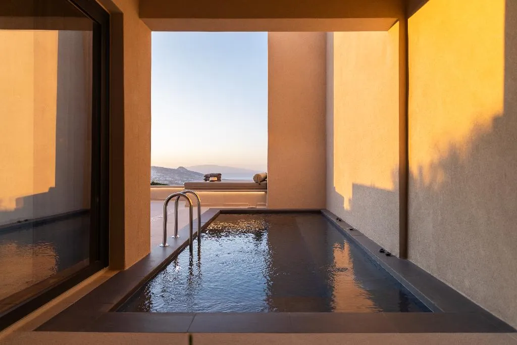 SUITE WITH PRIVATE POOL Room, North Santorini A Luxury Spa Hotel, Santorini