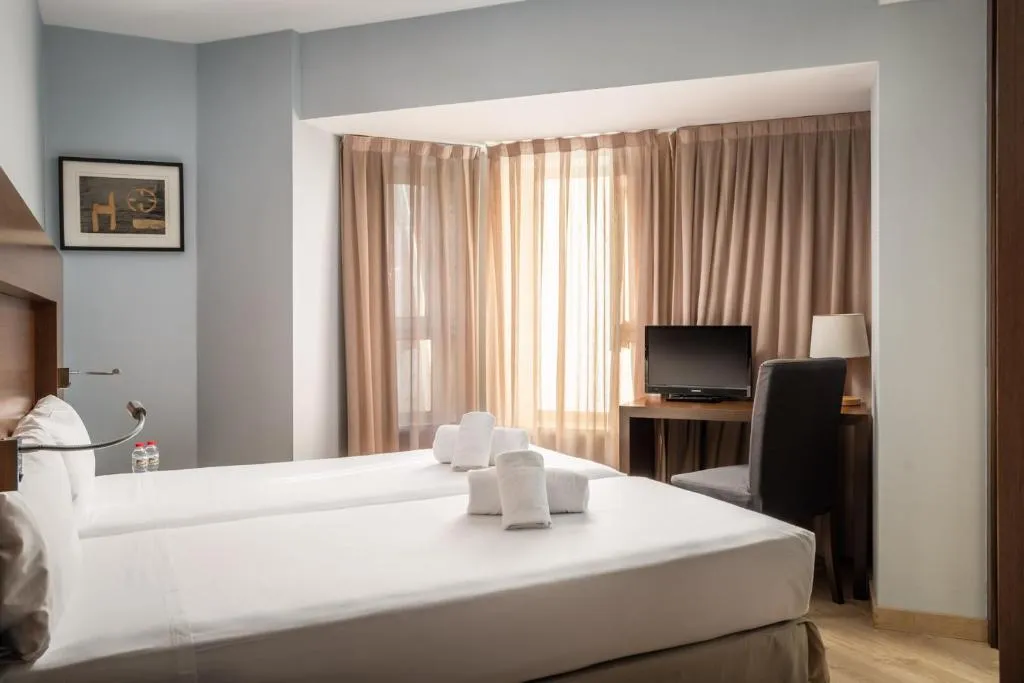 DOUBLE SINGLE USE STANDARD Room, Madanis Liceo, Barcelona