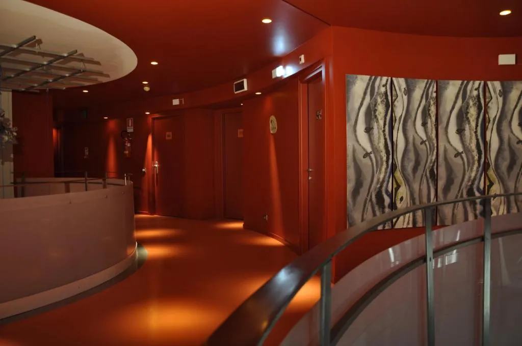 Lobby, Poseidon, Naples