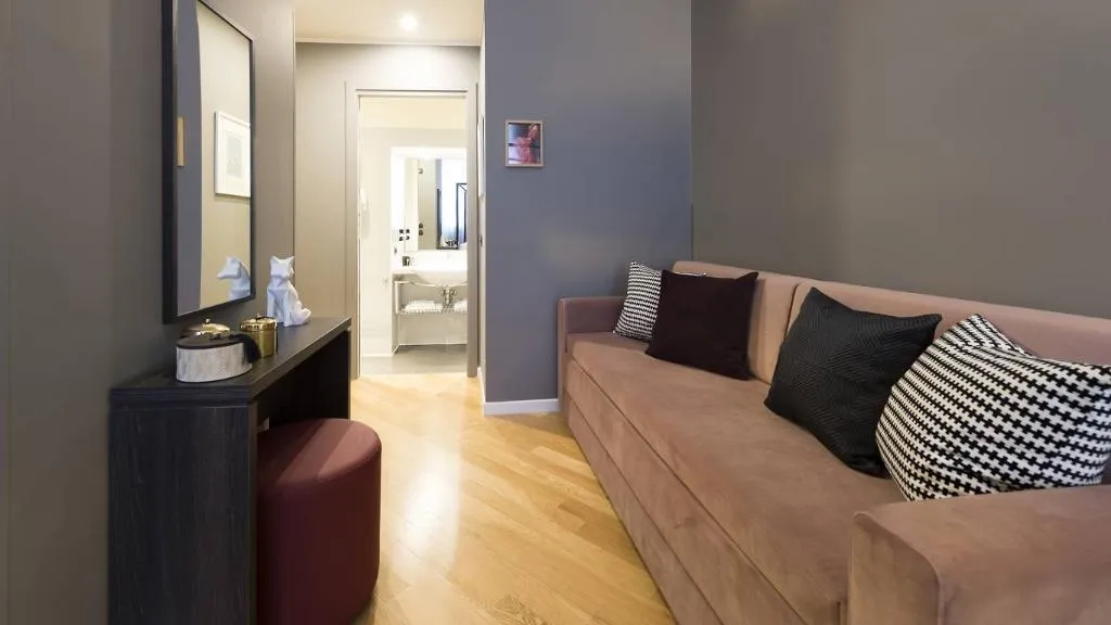 JUNIOR SUITE CAPACITY 4 Room, Sonder Missori, Milan