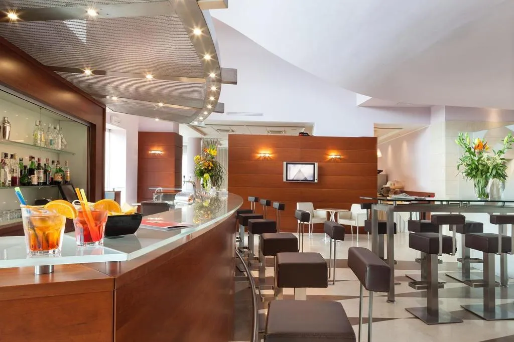 Bar, Hotel Rafael, Milan