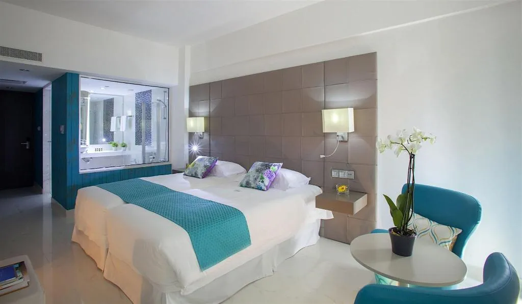 Double or Twin GARDEN VIEW Room, King Evelthon Beach Hotel & Resort, Cyprus