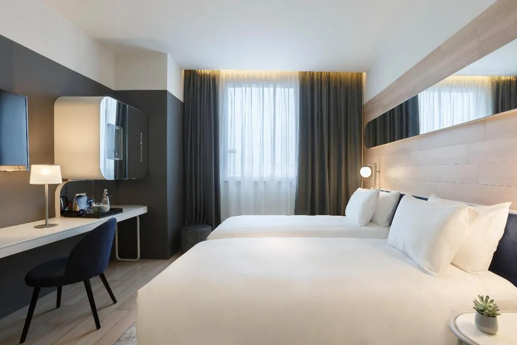 Room STANDARD Room, Voco Milan Fiere, Milan
